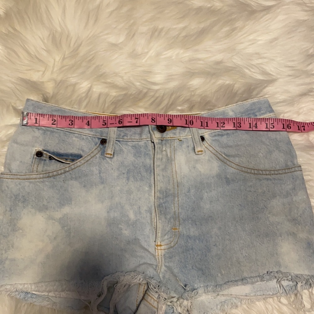 Vintage lee cut off Jean shorts - Picture 9 of 10